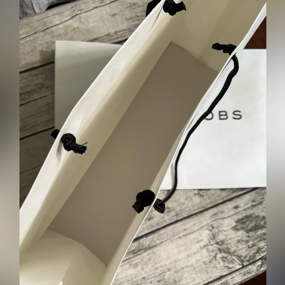 NEW Marc Jacobs MEDIUM gift bag. White with logo in black. Authentic from store.
